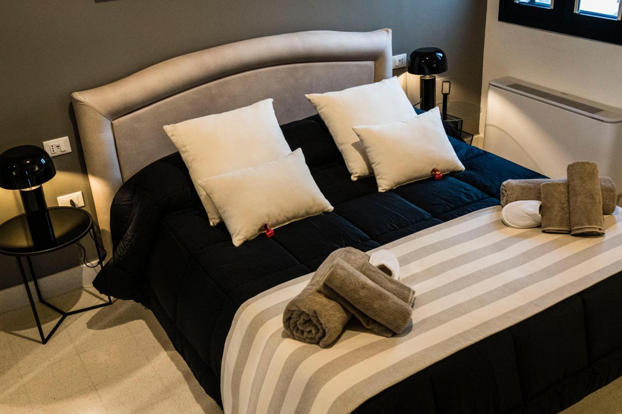 Galatina Suites Boutique - Luxury Experience In Salento الغرفة الصورة